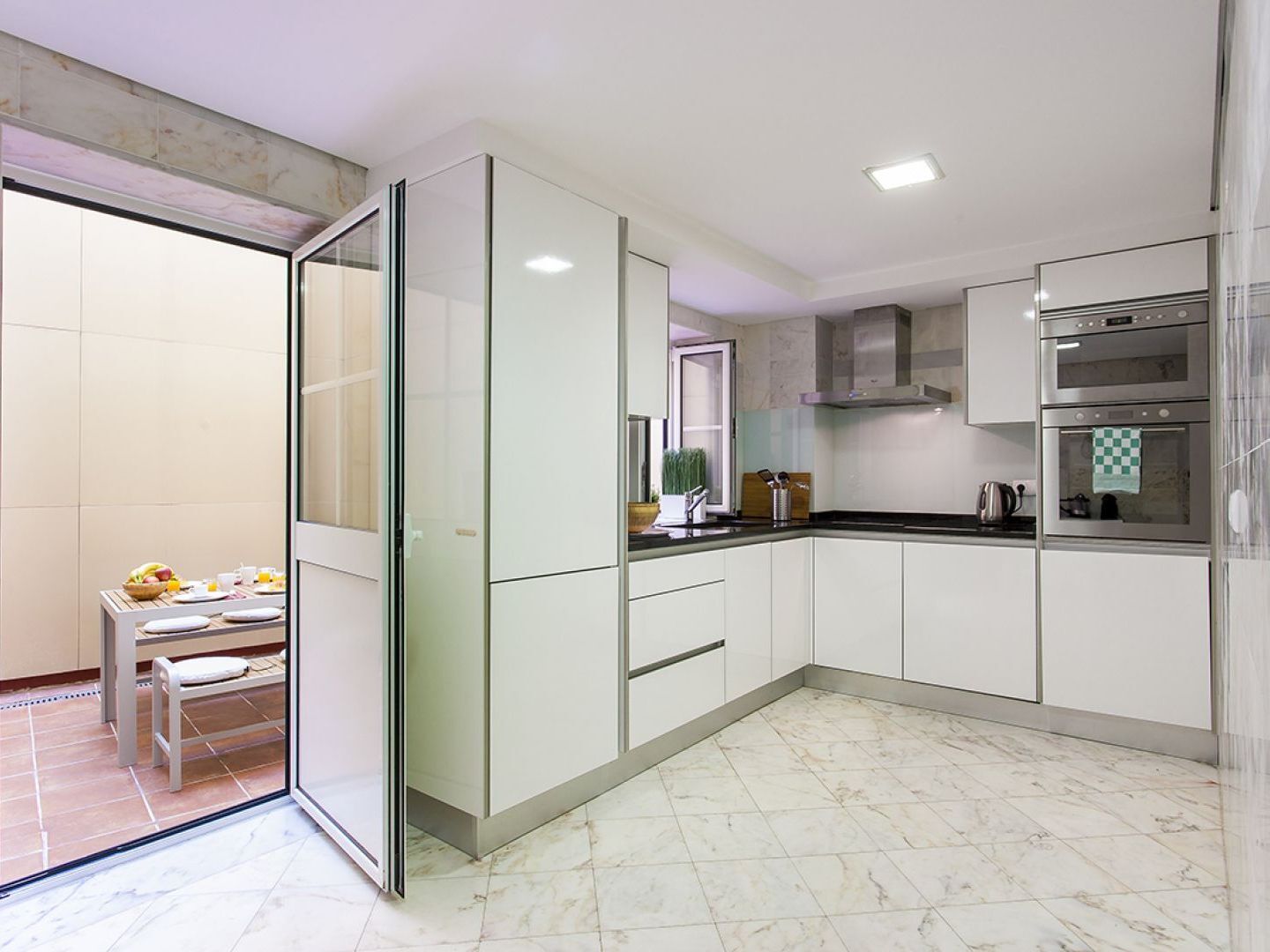 Chiado Patio Apartment ลิสบอน ภายนอก รูปภาพ