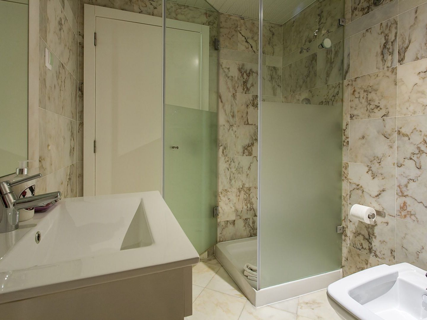 Chiado Patio Apartment ลิสบอน ภายนอก รูปภาพ